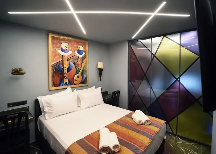 Luxury For Friends & Family, At Mitropoleos 아파트 *